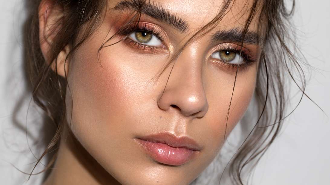 Suede Eye Shadow: H πιο σαγηνευτική και ζεστή τάση στο μακιγιάζ για το φθινόπωρο