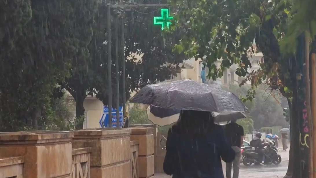 Καιρός: Επικαιροποιήθηκε το έκτακτο δελτίο - Συνεχίζονται οι ισχυρές βροχές και καταιγίδες, ποιες περιοχές επηρεάζονται