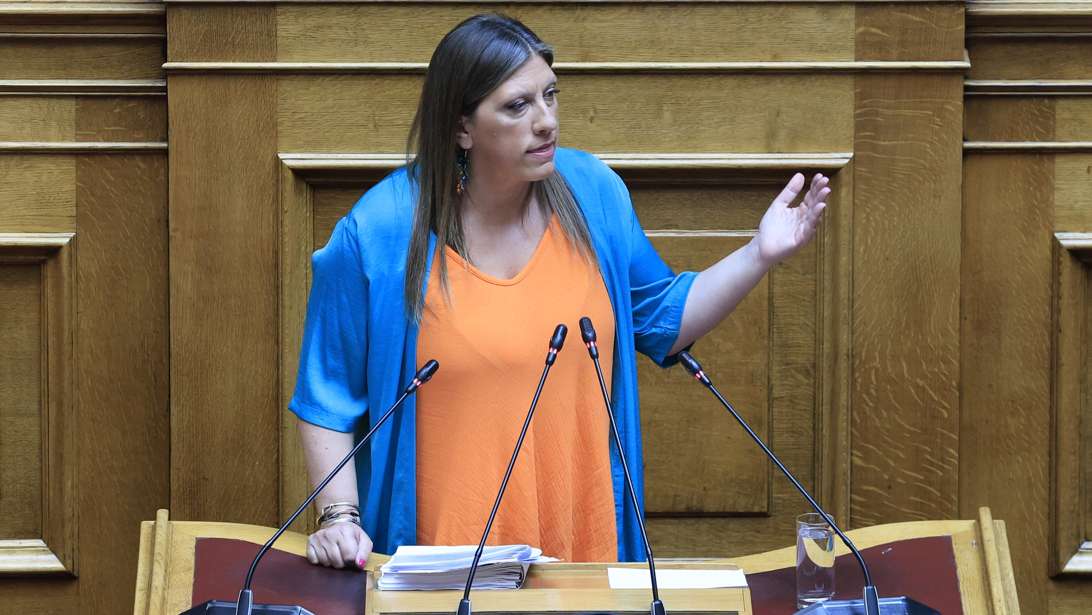 Κωνσταντοπούλου κατά Τσίπρα: Είναι απατεώνας, ως πρωθυπουργός γελοιοποίησε τη χώρα