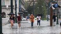 Καιρός: Επεσαν πάνω από 25.000 κεραυνοί - Πού αναμένονται ισχυρές βροχές και καταιγίδες