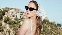 Ο μακιγιέρ της Jennifer Lopez αποκάλυψε το λάθος στο μακιγιάζ μετά τα 40 που γερνάει αργά το δέρμα σου