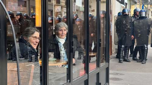 Γαλλία: Το 74% διαφωνεί με το προεδρικό διάταγμα του Μακρόν για το συνταξιοδοτικό