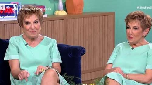 Η Ιωάννα Μάνδρου εμφανίστηκε με τη δίδυμη αδελφή της στην τηλεόραση - Με ίδιο χτένισμα, ρούχα και παπούτσια
