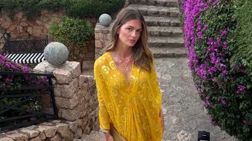 Η Αμαλία Κωστοπούλου με τη viral φούστα της σεζόν: Ο chic τρόπος για να τη φορέσεις