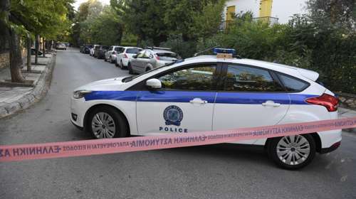 Αδιανόητο περιστατικό στο Περιστέρι: Άνδρας άρχισε να πυροβολεί σε γήπεδο, δίπλα σε παρέα ανηλίκων