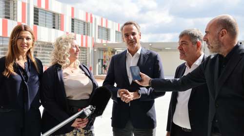 Μητσοτάκης στο νέο Γυμνάσιο Ασπροπύργου: Η αντίδραση του πρωθυπουργού όταν τα παιδιά φώναζαν το όνομά του