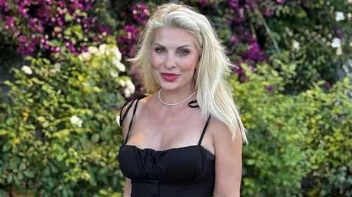 Η Ελένη Μενεγάκη με φόρεμα από το πιο αγαπημένο brand των γυναικών: Η εμφάνιση στο Golden Hall