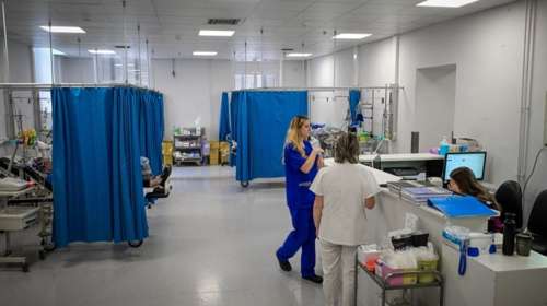 Ανείπωτη τραγωδία στα Καλάβρυτα: Τουρίστας πήγε τη σύζυγό του στο νοσοκομείο και πέθανε δίπλα της