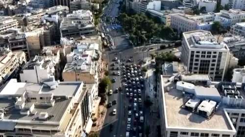 Μποτιλιάρισμα στο κέντρο της Αθήνας - Μπλακάουτ στα φανάρια λόγω πτώσης στην τάση του ρεύματος