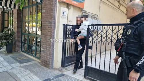 Θεσσαλονίκη: Ελεύθερη από το αυτόφωρο η μητέρα του 5χρονου που πετούσε αντικείμενα στον δρόμο