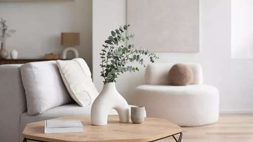Το deco hack που κάνει το σαλόνι να δείχνει πιο πολυτελές - O "κανόνας των τριών" αλλάζει τα πάντα