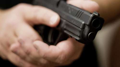 Λάρισα: Σύλληψη 27χρονου που πυροβόλησε το σπίτι γειτόνων του - Εχουν οικονομικές διαφορές