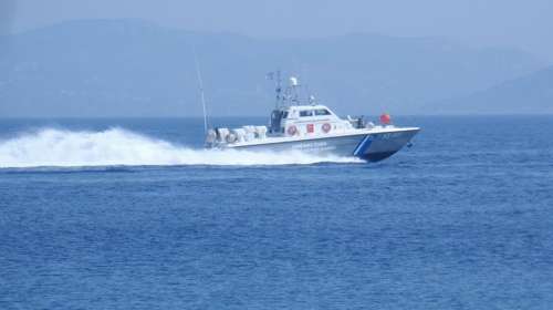 Βυθίστηκε ιστιοπλοϊκό στον Πόρο - Σώοι οι δύο επιβαίνοντες