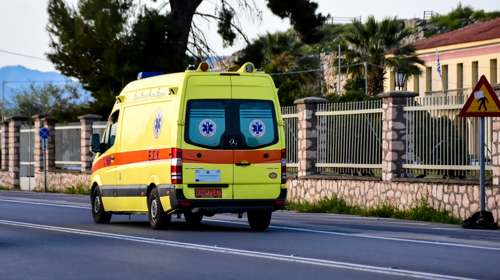 Οικογενειακό δράμα στη Λαμία: Μητέρα κρατούσε αγκαλιά τον νεκρό γιο της για πάνω από ένα 24ωρο