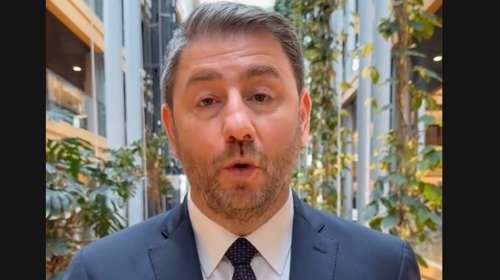 Ανδρουλάκης στo Tik Tok: "Στο Ευρωπαϊκό Κοινοβούλιο. ‘Ετσι, για την αλήθεια. Και για την αλλαγή"