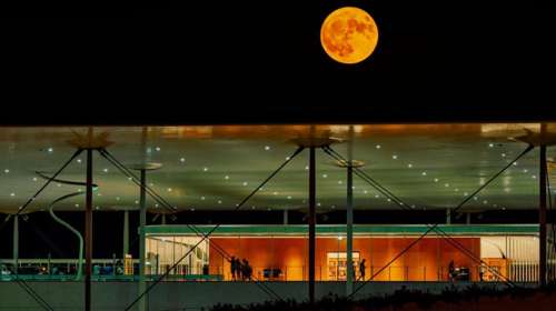 "Full Moon Sleepover": Μία μοναδική βραδιά με δράσεις, με φόντο το ολόγιομο φεγγάρι στο Ιδρυμα Νιάρχος