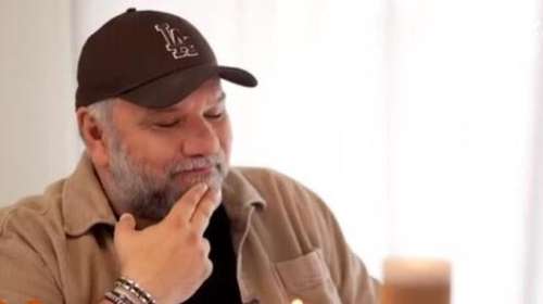 Συγκινεί ο Αρναούτογλου:"Πέθανε όταν έλειπα, το βλέμμα του ήταν κολλημένο στην πόρτα... δεν πρόλαβα..."
