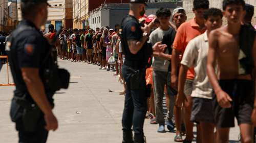 Ισπανία: "Δεν γνωρίζουμε εάν είναι στη Θέουτα ή εάν πέθανε" - Αγώνας δρόμου η ταυτοποίηση των νεκρών μεταναστών