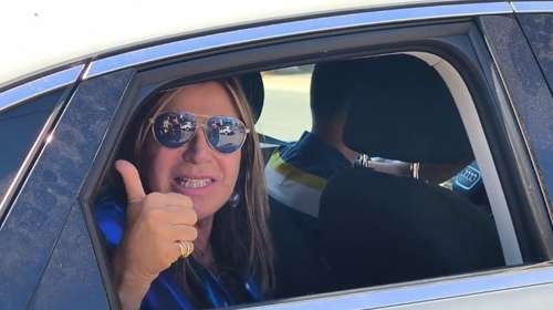 Υπόθεση Σήφη Βαλυράκη: "Νικήσαμε, δικαιωθήκαμε" είπε η χήρα του, Μίνα Παπαθεοδώρου, μετά την εισαγγελική πρόταση
