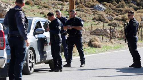 Βορίζια: Οι δυο οικογένειες συναντήθηκαν τυχαία, τσακώθηκαν και άρχισαν να πυροβολούν, λέει η εκπρόσωπος της ΕΛΑΣ
