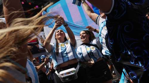 Μουντιάλ 2026: Λαοθάλασσα από τους οπαδούς της Αργεντινής και της Ισπανίας στη Νέα Υόρκη - Έστησαν μεγάλο πάρτι [βίντεο]