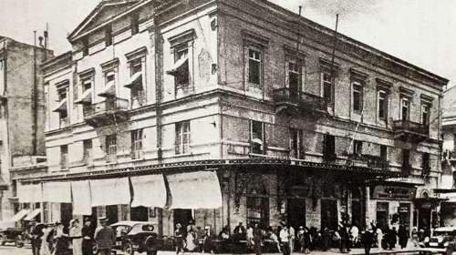 Οι ομαδικές μετακομίσεις στην Αθήνα κάθε 1η Σεπτεμβρίου  - Κάρα φορτωμένα νοικοκυριά συνωστίζονταν στους δρόμους