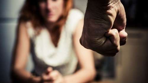 Ανθρωποκυνηγητό για τον άνδρα που προσπάθησε να βιάσει την 59χρονη στην Αργυρούπολη - Εξω από το σπίτι της κόρης της