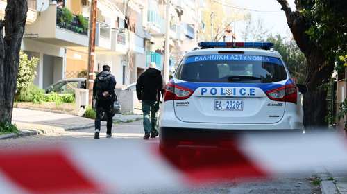 Ζεφύρι: Πυροβολισμοί έξω από σπίτι τα ξημερώματα για... οικογενειακές διαφορές - 7 κάλυκες στο σημείο, φθορές σε ΙΧ