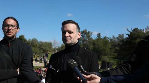 Χάρης Δούκας: "Το ΠΑΣΟΚ πρέπει να κάνει κριτική στον Τσίπρα, αλλά αντίπαλος είναι η ΝΔ"