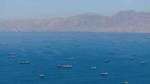 Νέο θρίλερ με τα Στενά του Ορμούζ: "Είναι ανοιχτά" λέει ο Τραμπ, "αδύνατη η διέλευση" αντικρούει η Τεχεράνη
