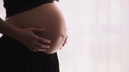 Λάρισα: Φυλάκιση 2 ετών σε άνδρα που επιτέθηκε στην έγκυο σύντροφό του