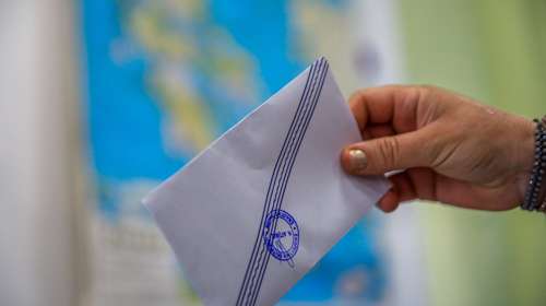 Πώς το Μαξίμου διεκδικεί 1,5% από το ΠΑΣΟΚ και γιατί έτσι ελπίζει σε έκπληξη στις εκλογές