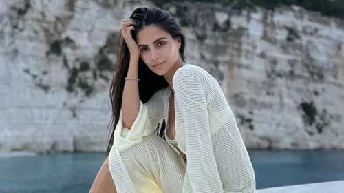 Η Αλεξάνδρα Νίκα με το παντελόνι που θα φορέσεις περισσότερο φέτος την άνοιξη