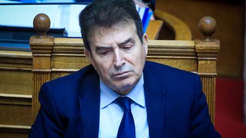 Χρυσοχοΐδης: Έρχεται "βραχιολάκι" σε όσους έχουν περιοριστικά μέτρα για ενδοοικογενειακή βία