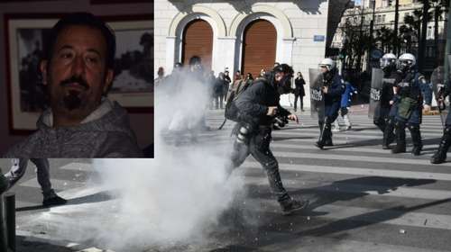 Επεισόδια στο Σύνταγμα: Καταγγελία φωτορεπόρτερ- "Δύο χειροβομβίδες κρότου-λάμψης έσκασαν πάνω μου, έχω απώλεια ακοής"