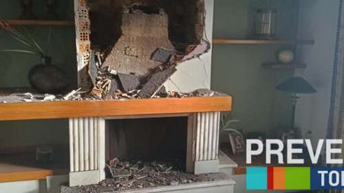 Κεραυνός χτύπησε σπίτι στην Πρέβεζα: Από θαύμα γλίτωσε ζευγάρι - Συγκλονιστικές εικόνες