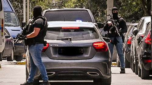 Στην Ευελπίδων οι συλληφθέντες για τη δολοφονία Μοσχούρη στο Χαλάνδρι - Δρακόντεια μέτρα ασφαλείας