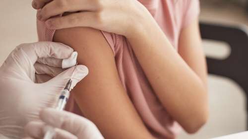 Ένα νέο εμβόλιο δοκιμάζεται σε ανθρώπους με κληρονομικά αυξημένο κίνδυνο να εμφανίσουν καρκίνο