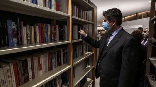 Φώφη Γεννηματά: Έγινε πράξη μία από τις τελευταίες επιθυμίες της - Στον "Ευαγγελισμό" ο σύζυγός της [Εικόνες-Βίντεο]