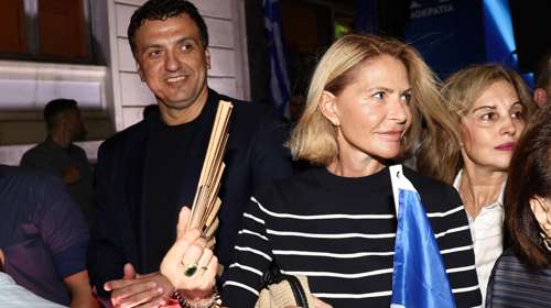 Τζένη Μπαλατσινού: Οι αδημοσίευτες φωτογραφίες για τη γιορτή του πατέρα - Η αφιέρωση με τον γιο τους στον Βασίλη Κικίλια