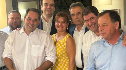 Το πρώτο "γαλάζιο" τραπέζι της ΔΕΘ: O Πιερρακάκης δείπνησε με 45 βουλευτές της ΝΔ από τη βόρεια Ελλάδα