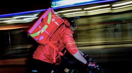 Το "μάτι" της εφορίας στις πλατφόρμες delivery: Μοντέλο Airbnb για την αντιμετώπιση της φοροδιαφυγής