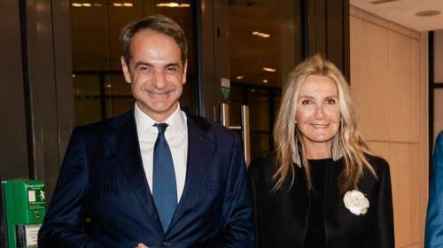 Μαρέβα Μητσοτάκη: Η κομψή εμφάνισή της στην εκδήλωση μνήμης και τιμής για τον Βαρδή Ι. Βαρδινογιάννη