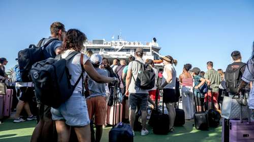 Κορυφώνεται η έξοδος των εκδρομέων – Στο 100% η πληρότητα σε πολλά δρομολόγια για Κυκλάδες
