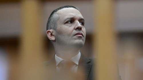 Μέγαρα: Εντονες αντιδράσεις για τη δωρεά Κασιδιάρη σε δημοτικό σχολείο - "Εξω οι φασίστες από τα σχολεία μας"