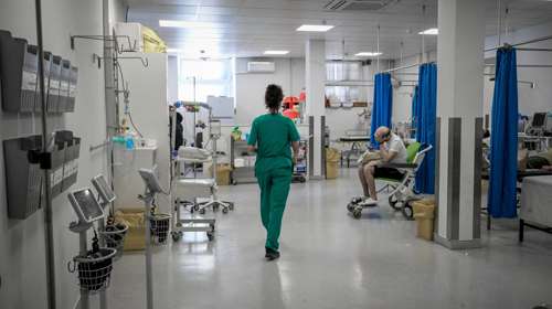 Εξαρση της γρίπης στην Ελλάδα: Μεγάλη διασπορά στα παιδιά - Ανεμβολίαστοι όσοι μπαίνουν στις ΜΕΘ