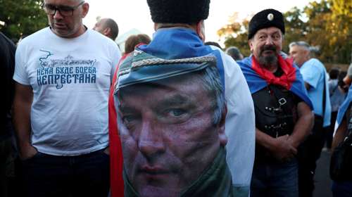 Σε λαϊκό προσκύνημα ο εγκληματίας πολέμου Ράτκο Μλάντιτς στη Σερβία- Αντιδράσεις στην Ευρώπη