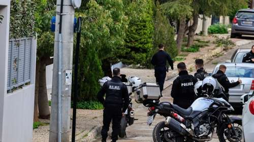 Γλυφάδα: Ποινική δίωξη για ανθρωποκτονία από πρόθεση στον 46χρονο πατροκτόνο - Πήρε προθεσμία να απολογηθεί