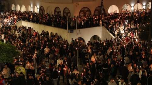 Η Αθήνα γιόρτασε την Ανάσταση με κρότο - Βεγγαλικά και φωτοβολίδες σε όλο Λεκανοπέδιο