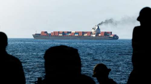 Το Ιράν άρχισε να επιτρέπει τη διέλευση κινεζικών πλοίων από τα Στενά του Ορμούζ